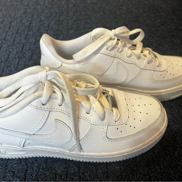 Nike AF1. - Picture 3 of 5
